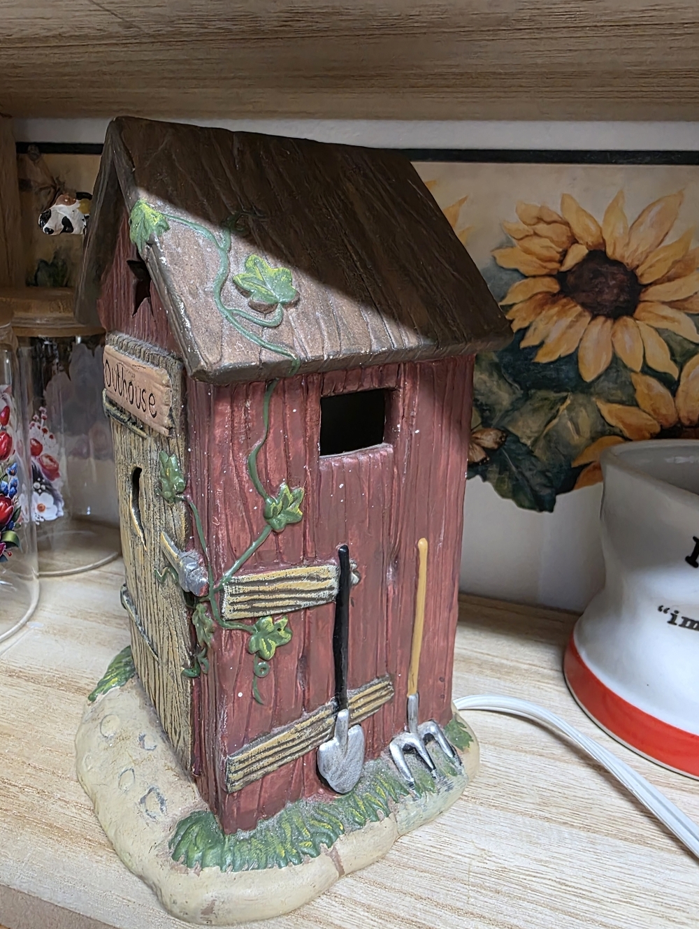 Ceramic Outhouse Rustic Light - Picture 3 of 4